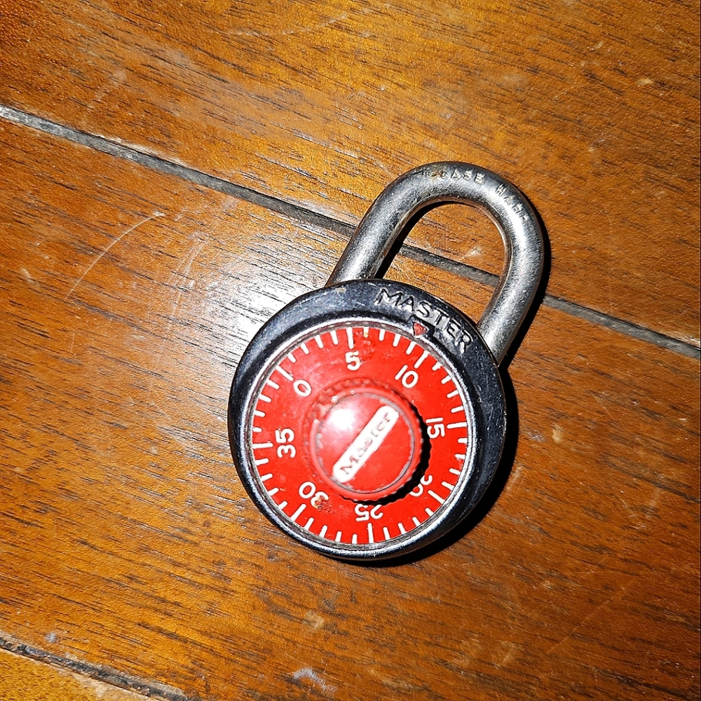 Combination Master Lock Red